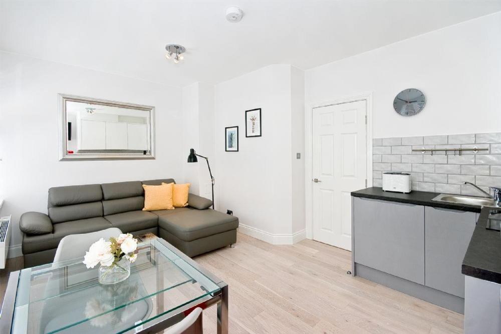 F1 Greek Street By City Living London Bagian luar foto